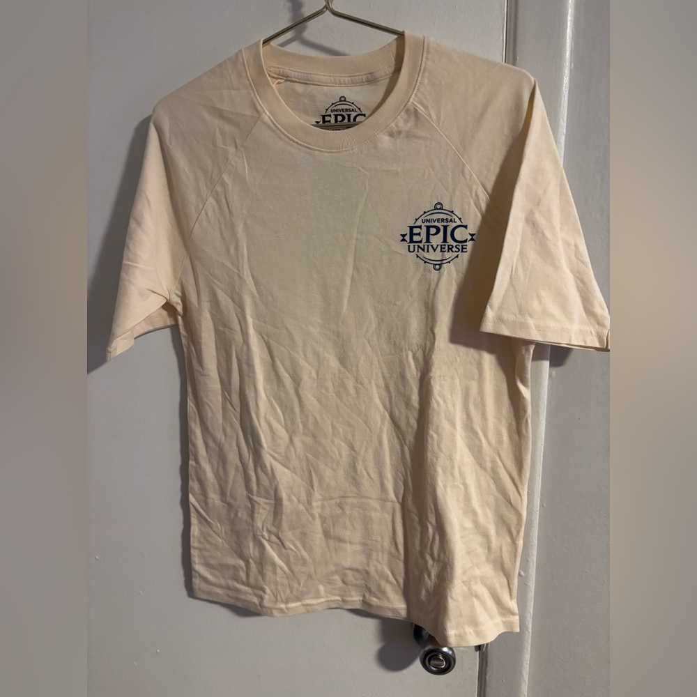 Universal Studios Epic Universe T-Shirt unisex size XSMALL 
(75)
